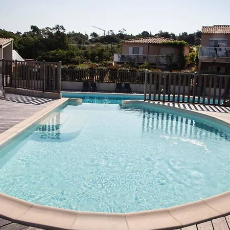 Vakantiehuis Mini Avec Piscine A Santa Giulia *