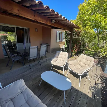 Vakantiehuis Mini Avec Piscine A Santa Giulia *