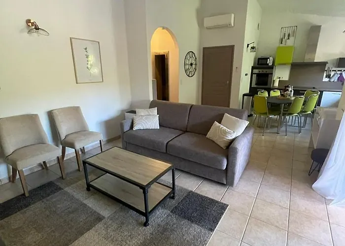 Vakantiehuis Mini Avec Piscine A Santa Giulia