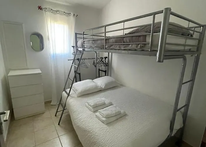 Vakantiehuis Mini Avec Piscine A Santa Giulia *