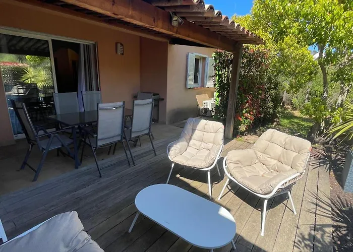 Vakantiehuis Mini Avec Piscine A Santa Giulia *